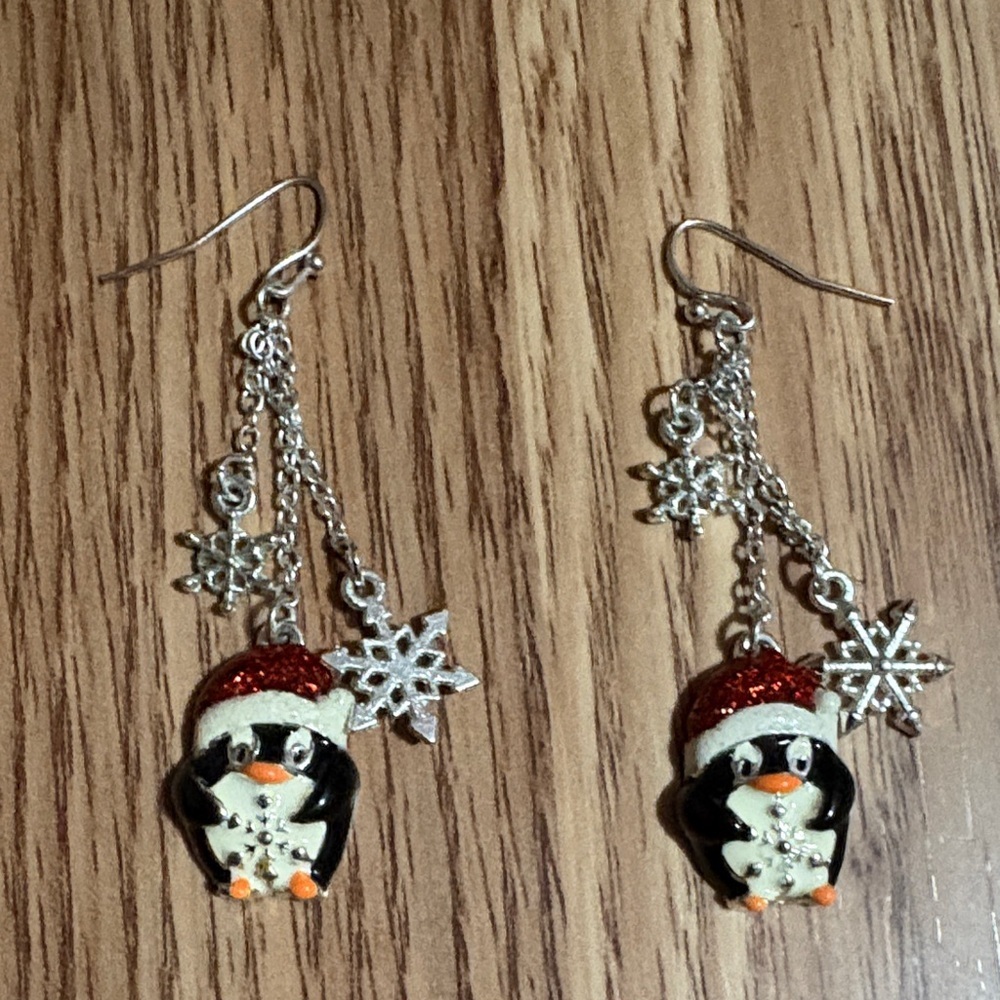 VINTAGE SANTA PENGUIN DANGLING SNOWFLAKE ACCENTS SILVER-TONE HOOK 2.5" EARRINGS